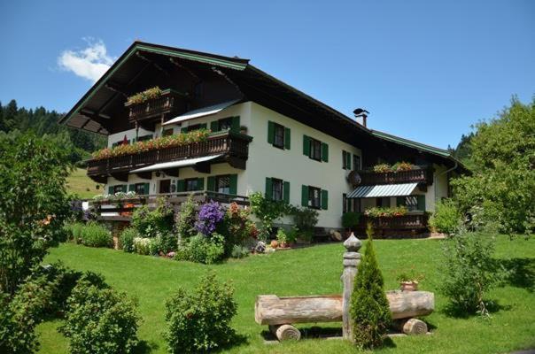 Haus Lindeneck - Erika Schwentner Apartment Kossen Luaran gambar